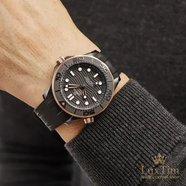 Omega Seamaster Diver 300M Montre Automatique 43.5 mm 210.62.44 Cadran Noir – vue 2