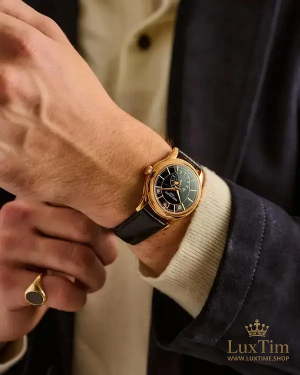 Patek Philippe , Annual Calendar 5205R-010