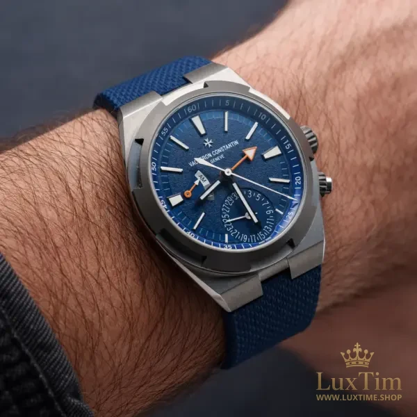 Vacheron Constantin Overseas Dual Time Montre Automatique 41 mm 7930V Cadran Bleu Bracelet Titane – vue 2