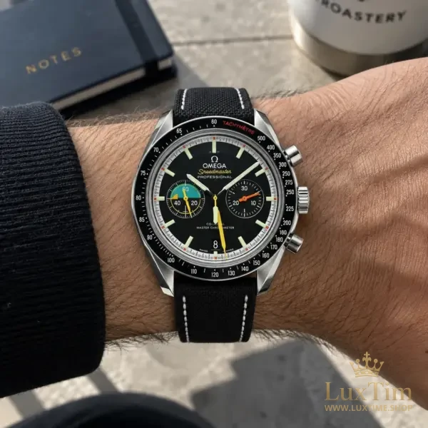 Omega Speedmaster Professional Montre Automatique 40.85 mm 332.10.41 Cadran Noir – vue 2