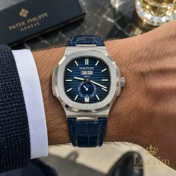 Patek Philippe Nautilus Montre Automatique 40 mm 5726 Cadran Bleu – vue 2