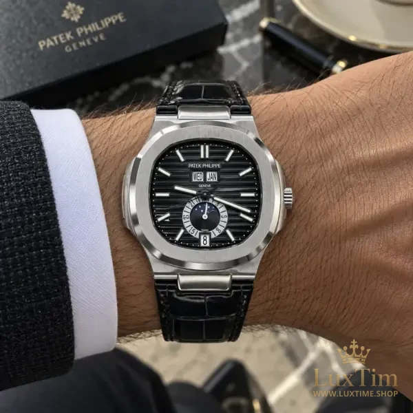 Patek Philippe Nautilus Montre Automatique 40.5 mm 5726 Cadran Noir Bracelet Cuir Noir – vue 2