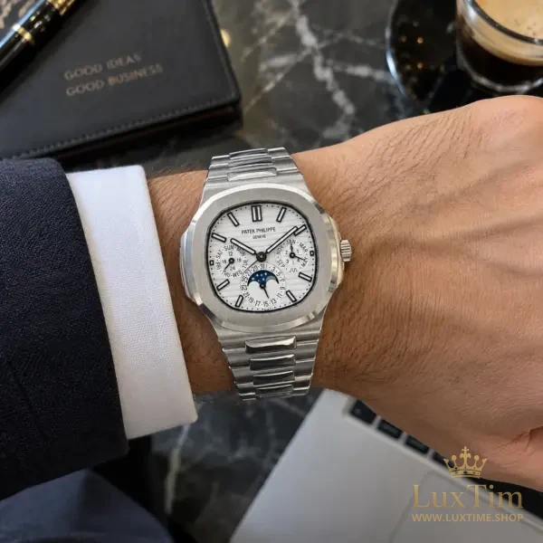 Patek Philippe Nautilus Montre Cadran Blanc – vue 2