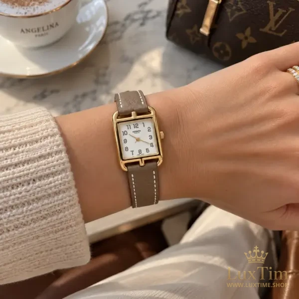 Hermès Cape Cod Montre Cadran Blanc Bracelet Cuir Taupe Or jaune – vue 2