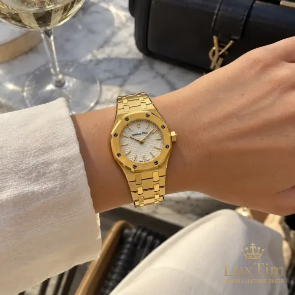 Audemars Piguet Royal Oak Montre Quartz 23 mm 67630BA Cadran Nacré – vue 2