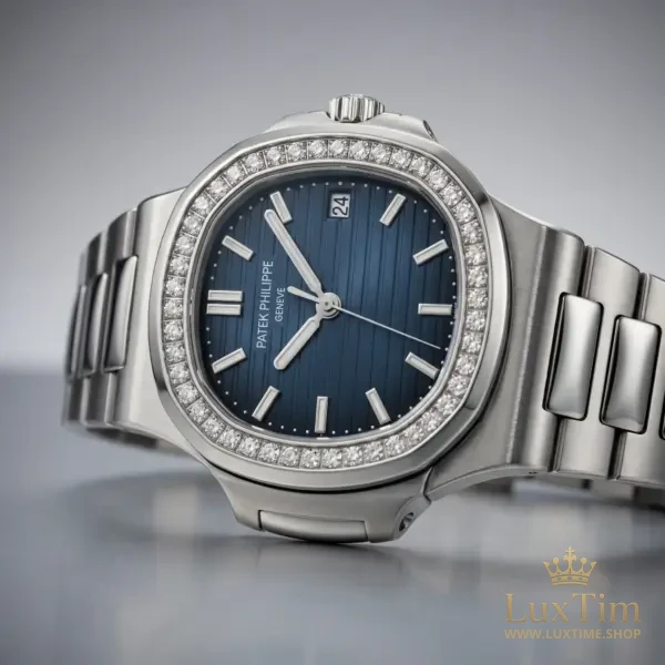 Patek Philippe Nautilus Montre Automatique 5713/1G Cadran Bleu – vue 2