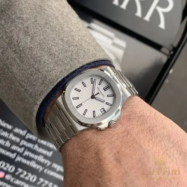Patek Philippe Nautilus Montre Automatique 35 mm 7118 Cadran Argenté – vue 2