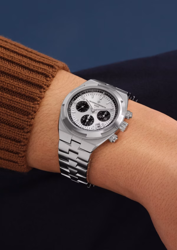 Vacheron Constantin Overseas Montre Automatique 42 mm 5500V Cadran Argenté – vue 2