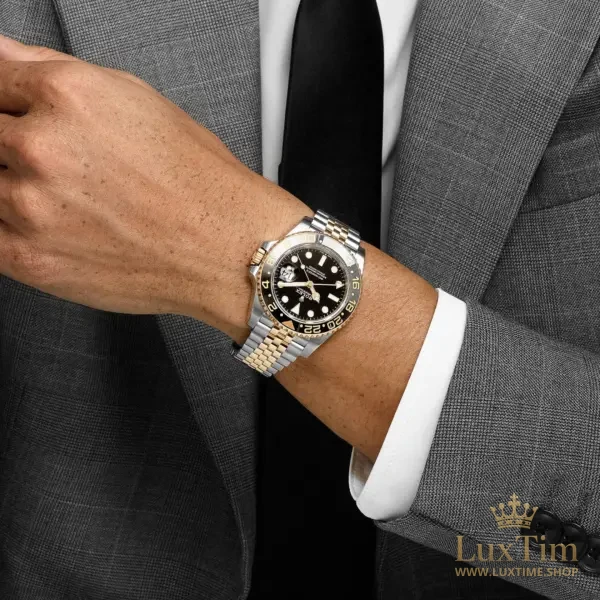 Rolex GMT-Master II Montre Automatique 40 mm 126713GRNR Cadran Noir – vue 2