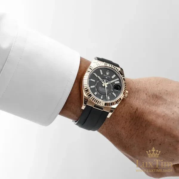 Rolex Sky-Dweller Montre 42 mm Cadran Noir – vue 2