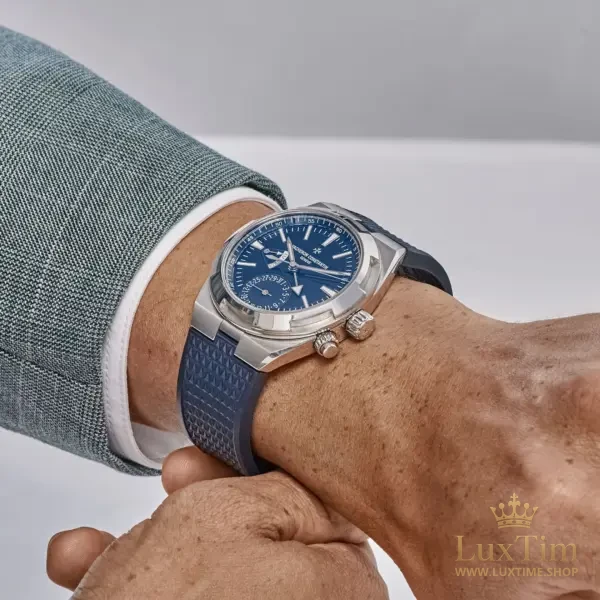 Vacheron Constantin Overseas Dual Time Montre Automatique 41 mm 7920V Cadran Bleu – vue 2